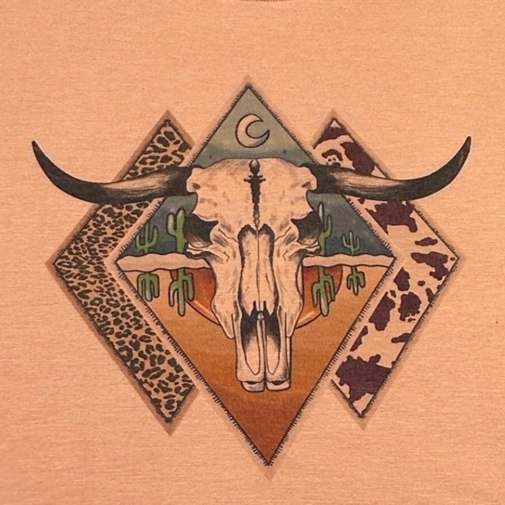 Avery Apparel‎ Company Shirt Women's Small Western Bull Skull Graphic Terracotta